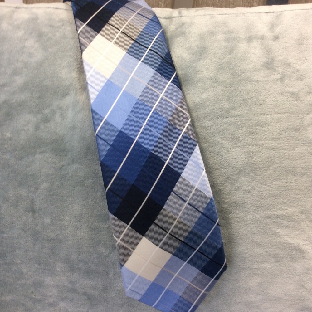 Tie - Picture 3 of 3